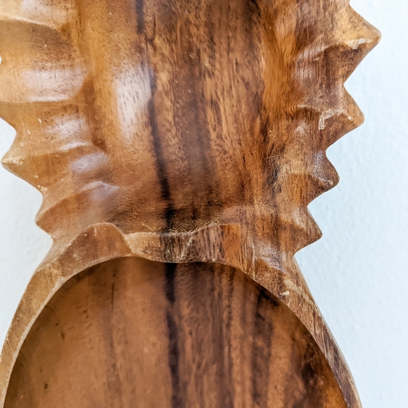 Large Wooden Monkey Pod Pineapple Dish - Picture 5 of 8